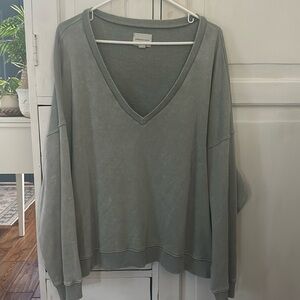 COPY - American Eagle sweatshirt v-neck. Women’s large